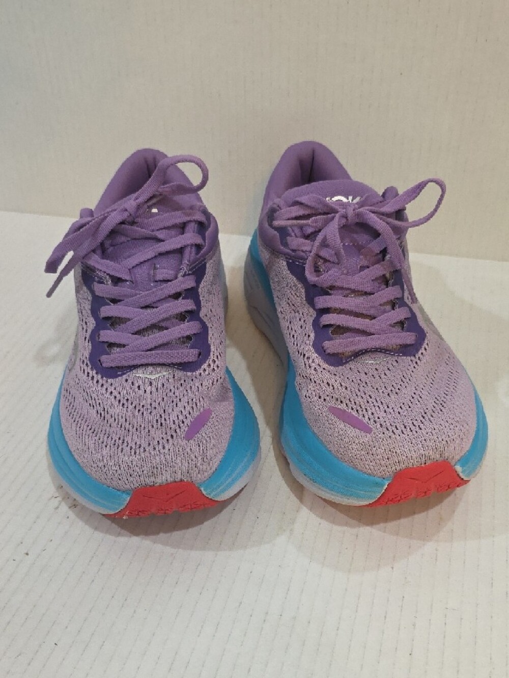 Hoka Bondi 8 Womens Lavender Shoes with Blue Midsole and Red Accents Size 7.5 - Picture 4 of 10